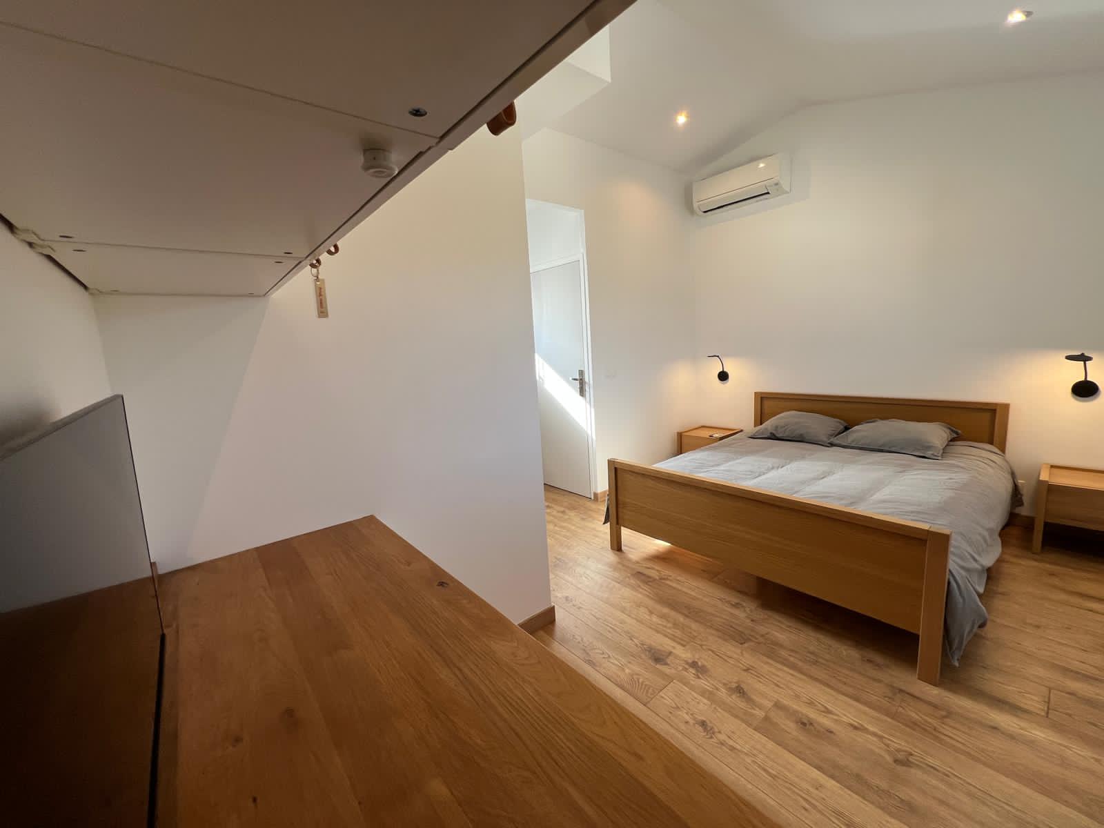 Chambre double — vue depuis l'entrée