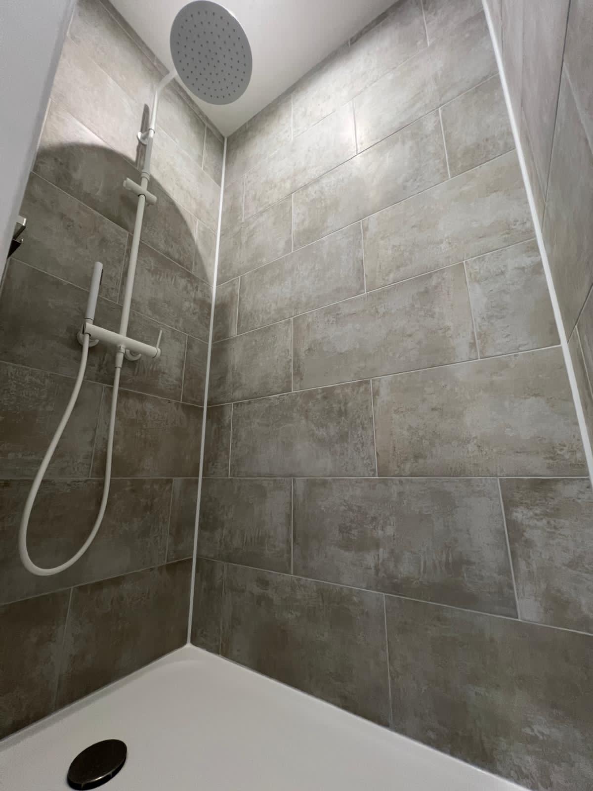 Douche italienne avec pommeau plafond